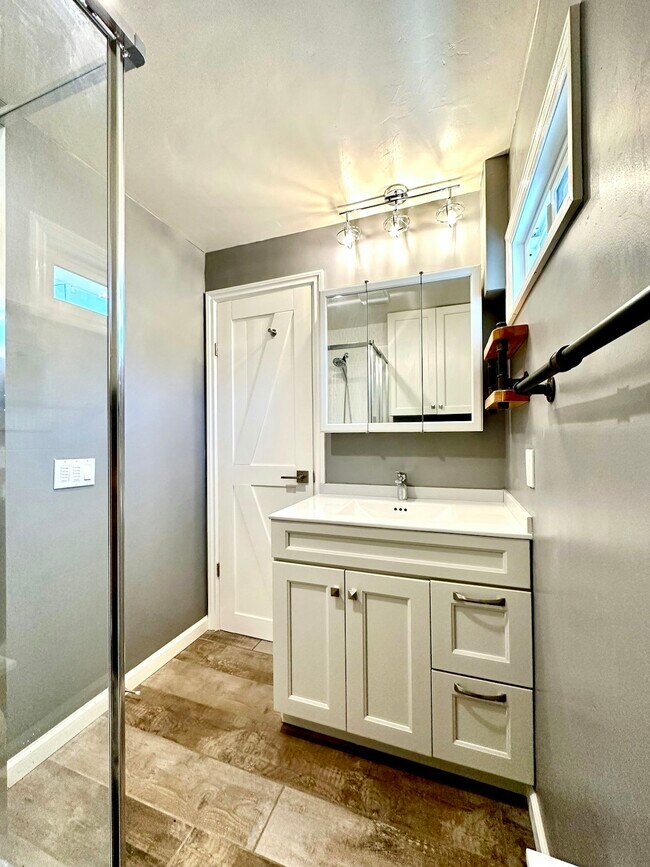 Building Photo - 38374 Rainbow Heights Pl