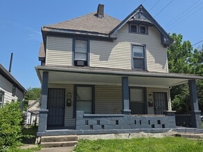 Building Photo - 516 W 28th St