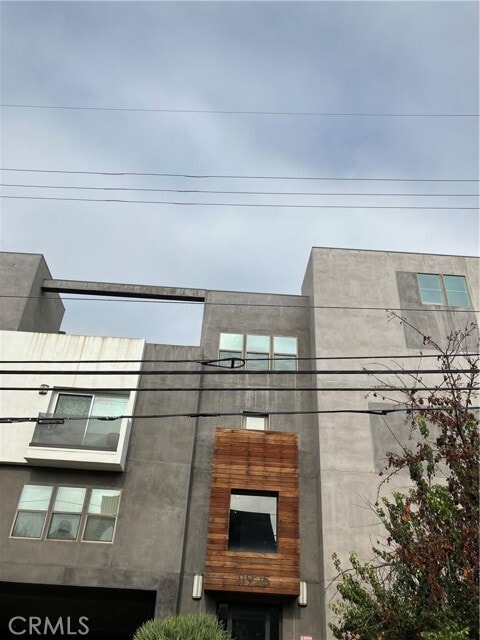 Building Photo - 11925 Kling St