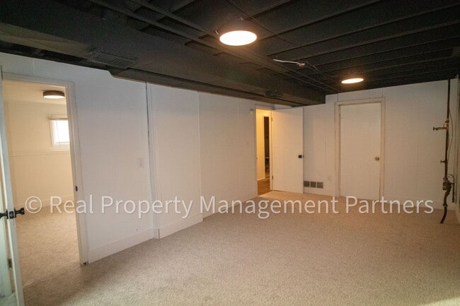 Building Photo - Fully Renovated 4 Bed, 2 Bath Home Near Breton Village