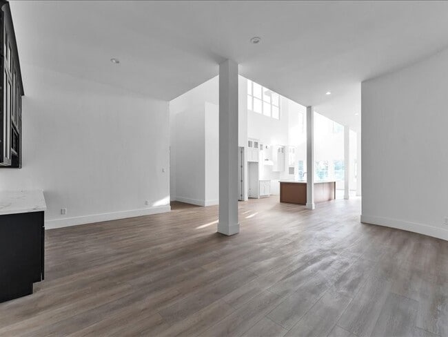 Building Photo - 8115 Cedar Brush Cir