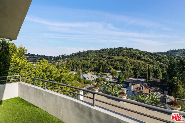 Building Photo - 11470 Dona Evita Dr