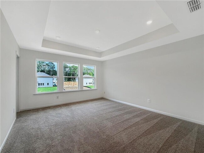Building Photo - 2712 The Ln NE
