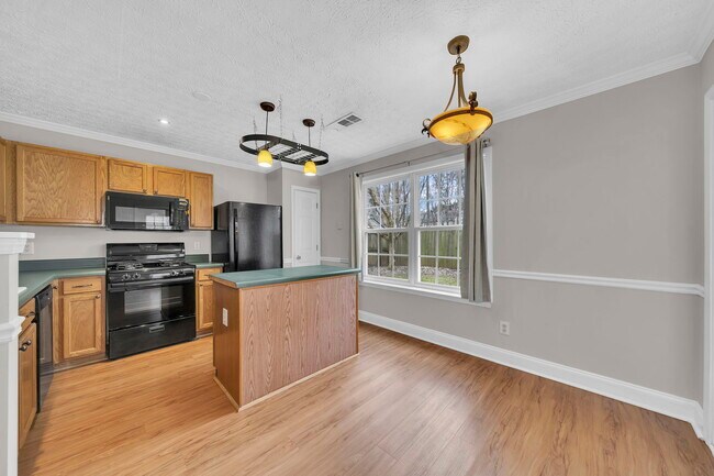 Building Photo - 225 Osmanthus Way
