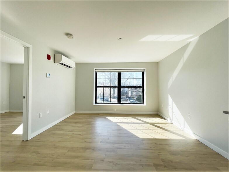 Building Photo - 1 Soden Pl