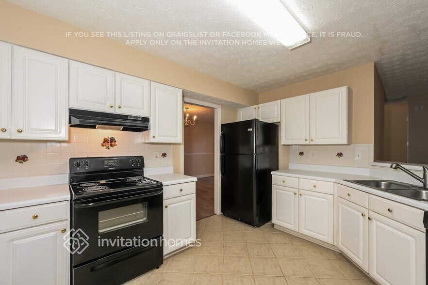 Building Photo - 710 Suwanee Lakes Cir NW