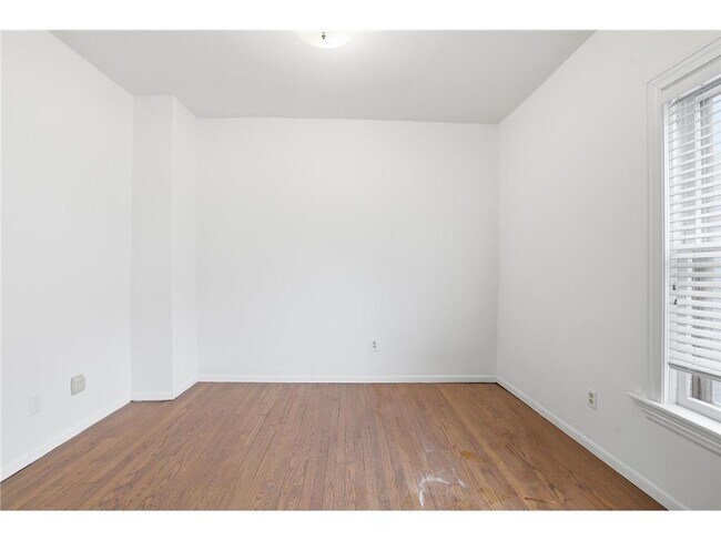 Building Photo - 546 Ashland Ave