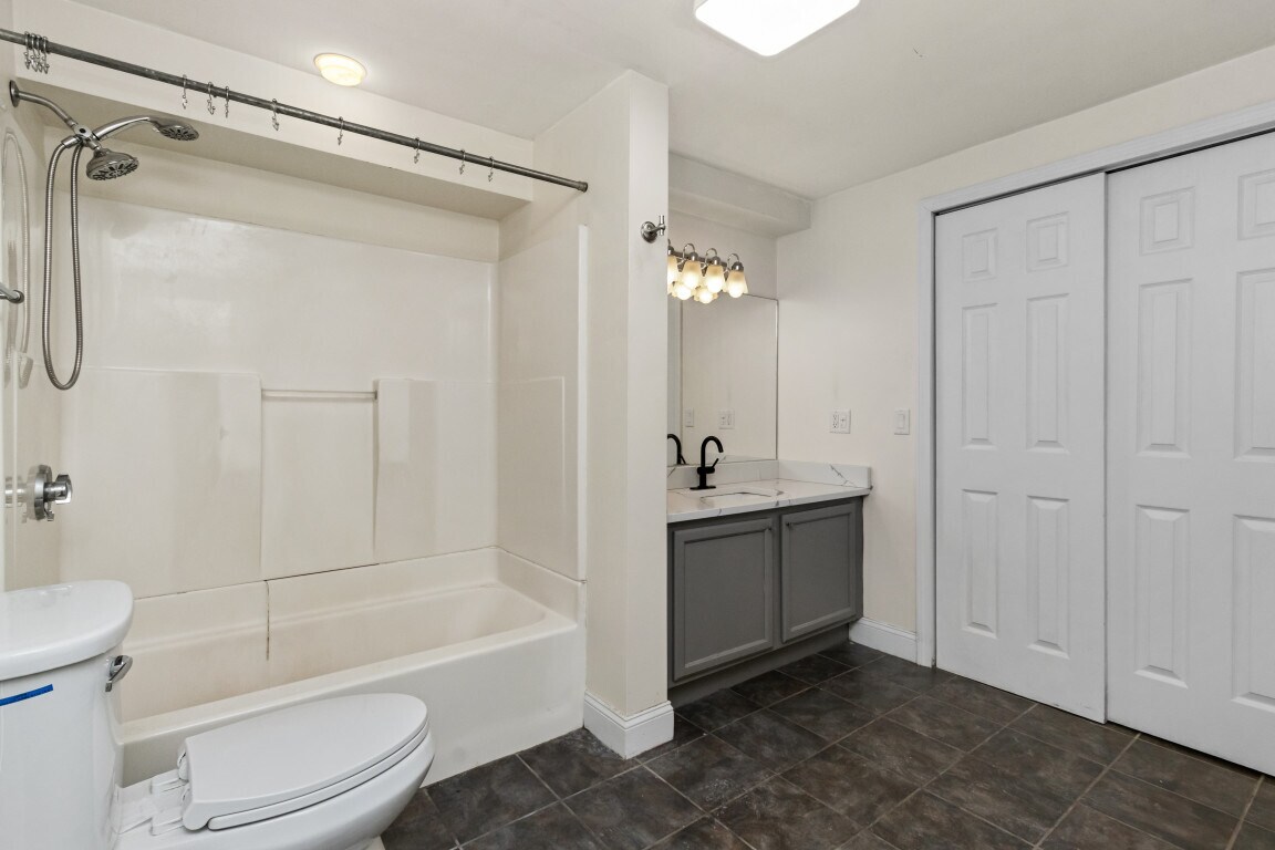 Building Photo - 2 Centre Street Ter