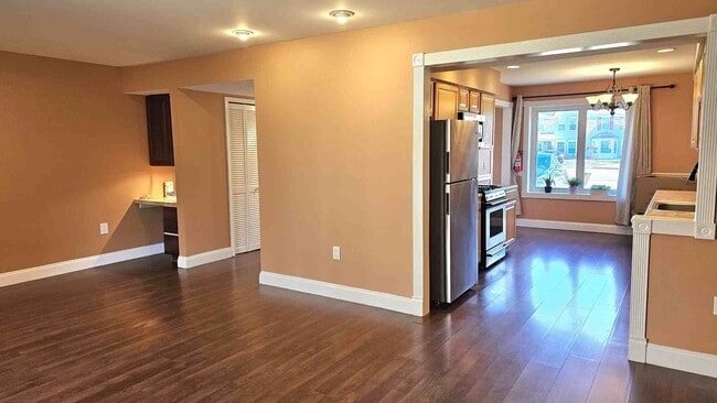 Building Photo - 37 Anderson Ct