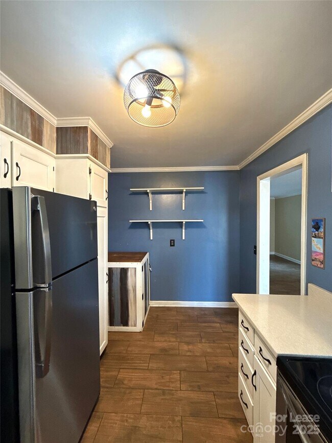 Building Photo - 2632 Park Rd