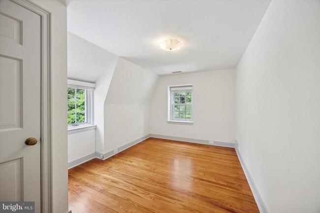 Building Photo - 1024 N Spring Mill Rd