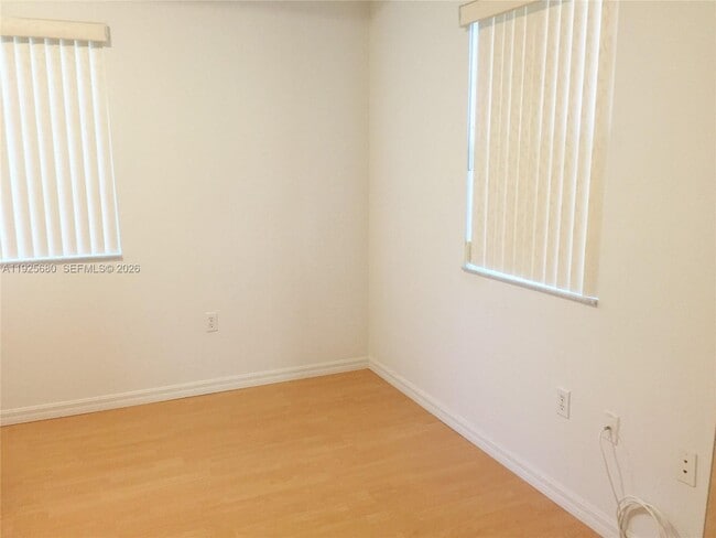 Building Photo - 8940 NE 8th Ave