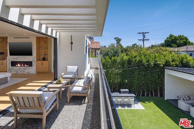 Building Photo - 14822 Hesby St