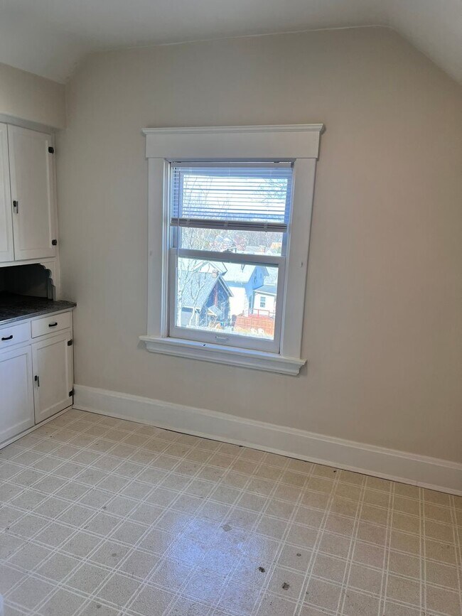 Building Photo - 3406 Erie Ave