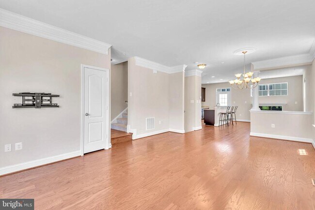 Building Photo - 617 S Cherry Grove Ave