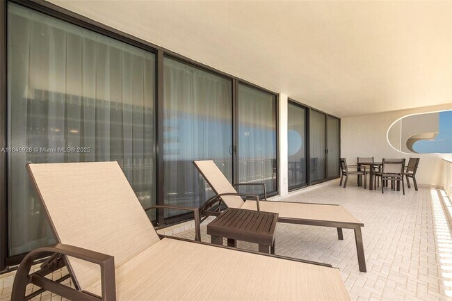 Building Photo - 10205 Collins Ave