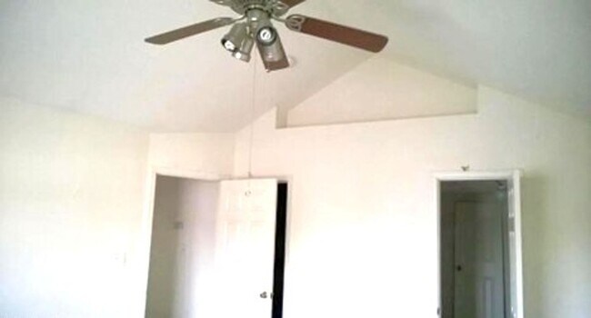 Building Photo - 2 bedroom/2 bathroom- Westgate at Williamsburg