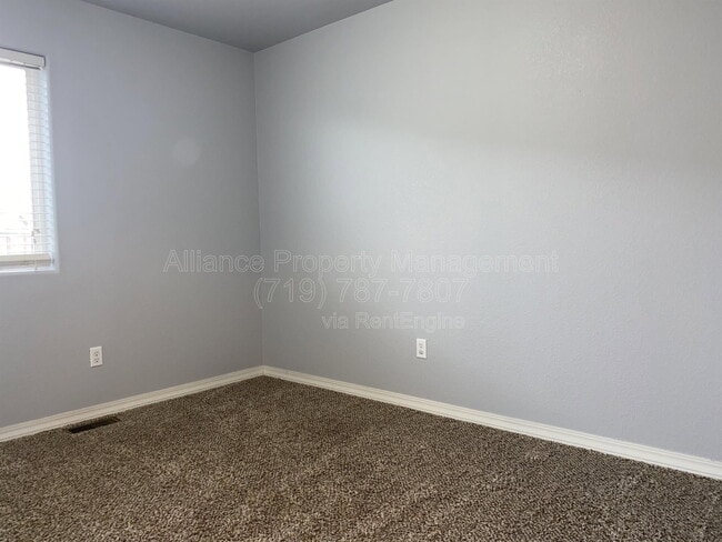 Building Photo - 3875 Reindeer Cir