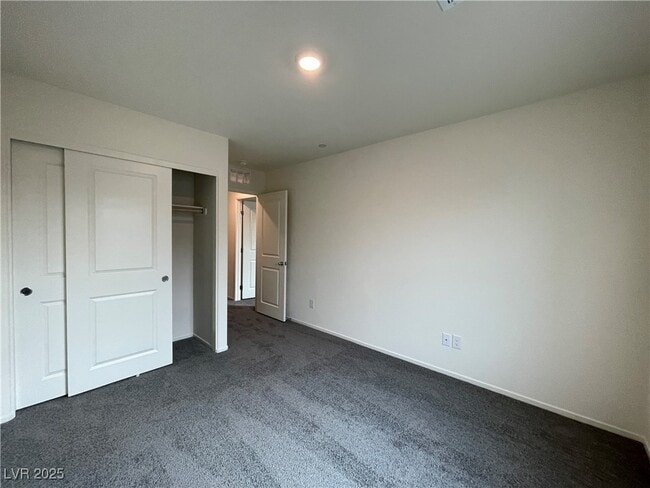 Building Photo - 5000 Hunter Mesa Ave