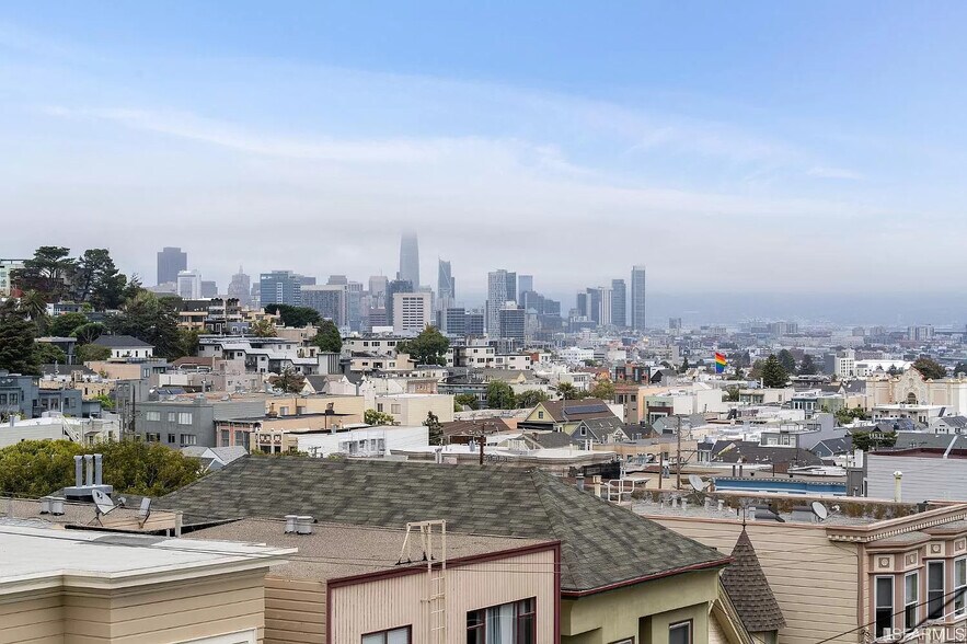 Building Photo - 109 Caselli Ave