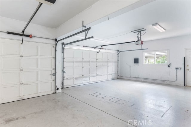 Building Photo - 562 Ravensbury St