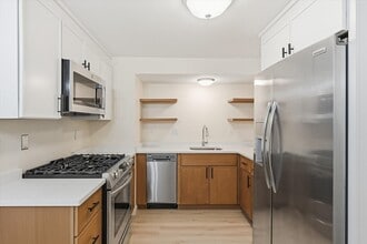 Building Photo - 237 Main St