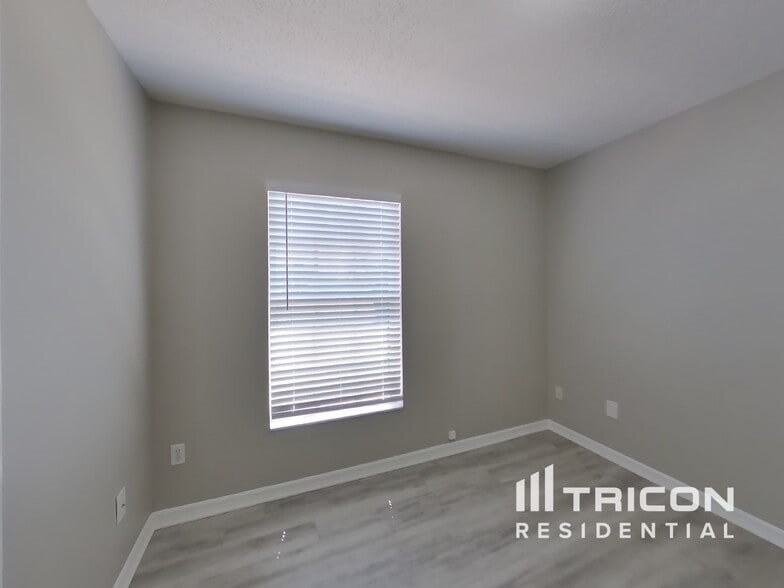 Building Photo - 1583 Naples Cir