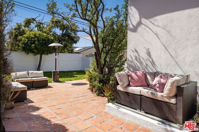 Building Photo - 6446 W 85th St