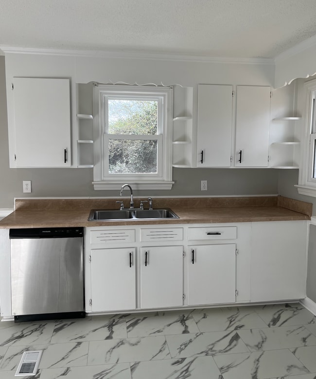 Building Photo - 310 Hammett Bridge Rd