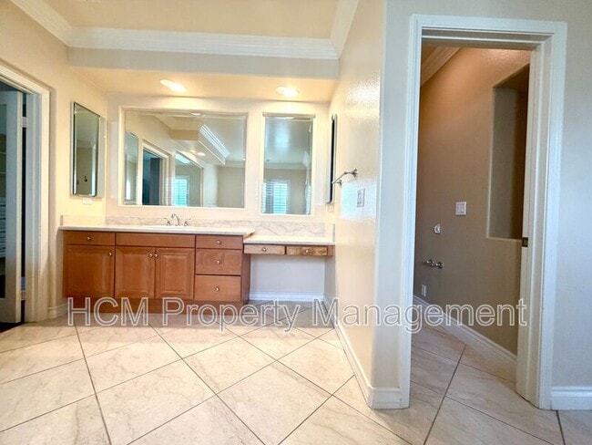 Building Photo - 114 Tearose