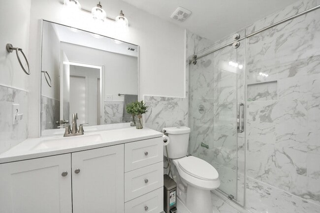 Building Photo - 20403 Blue Juniper Dr