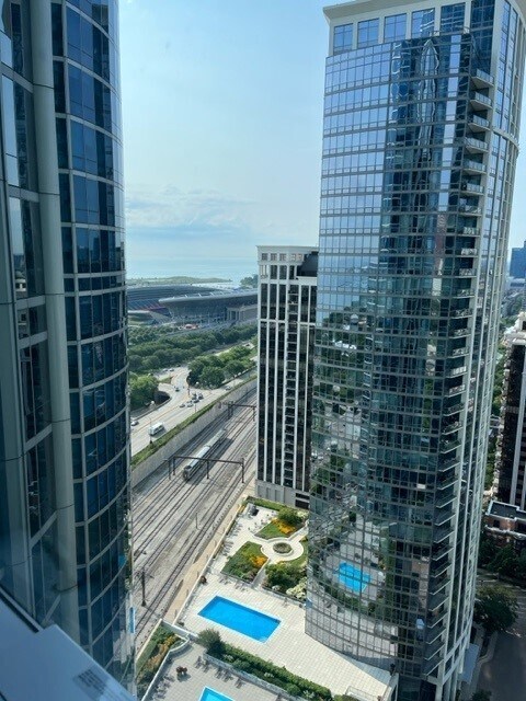 Building Photo - 1211 S Prairie Ave