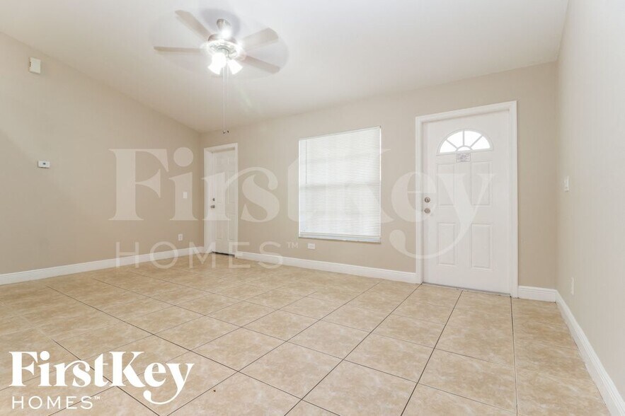 Building Photo - 4213 12th St SW