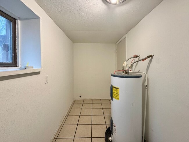 Building Photo - 1 Bedroom/ 1 Bathroom Duplex in Batesville