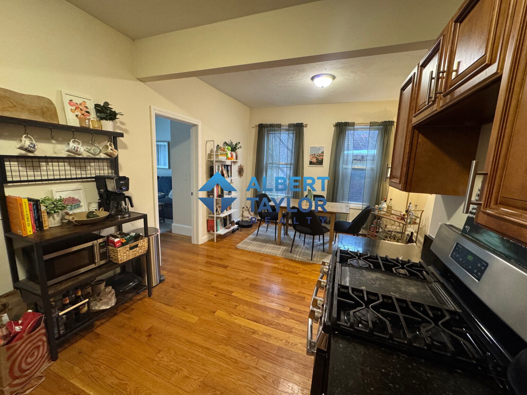 Building Photo - 58 Medford St