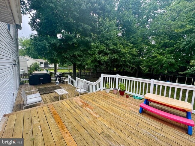 Building Photo - 702 Cloverfields Dr
