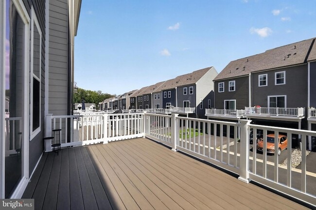 Building Photo - 1743 Autumn Maple Leaf Dr