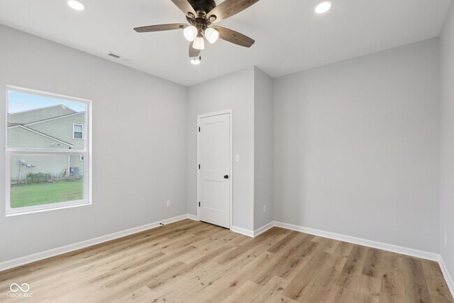 Primary Photo - 8355 Fieldfare Way