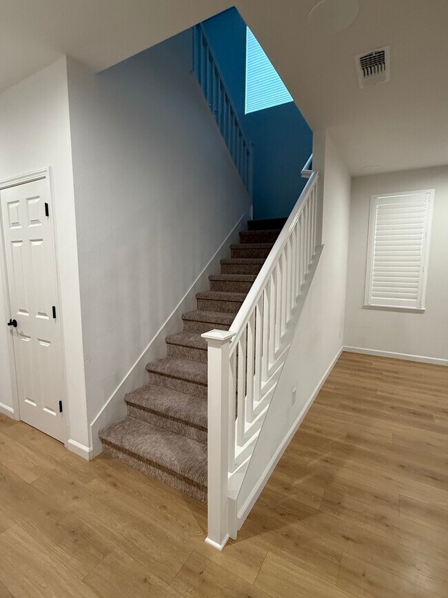 Building Photo - 1580 Blue Moon Ln