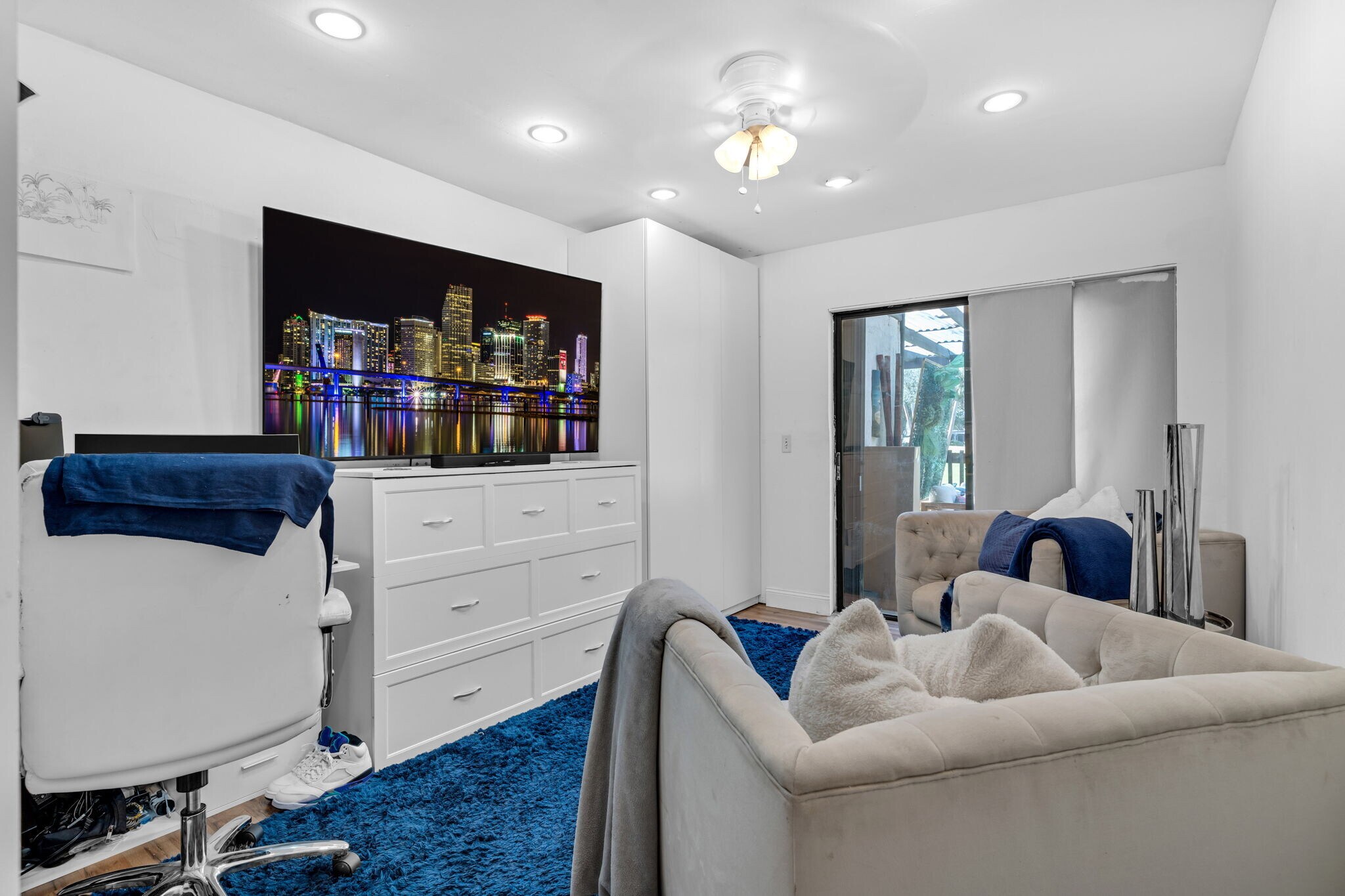 Building Photo - 1420 W Sandpiper Cir