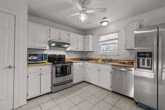 Building Photo - 1012 Danbury Cir