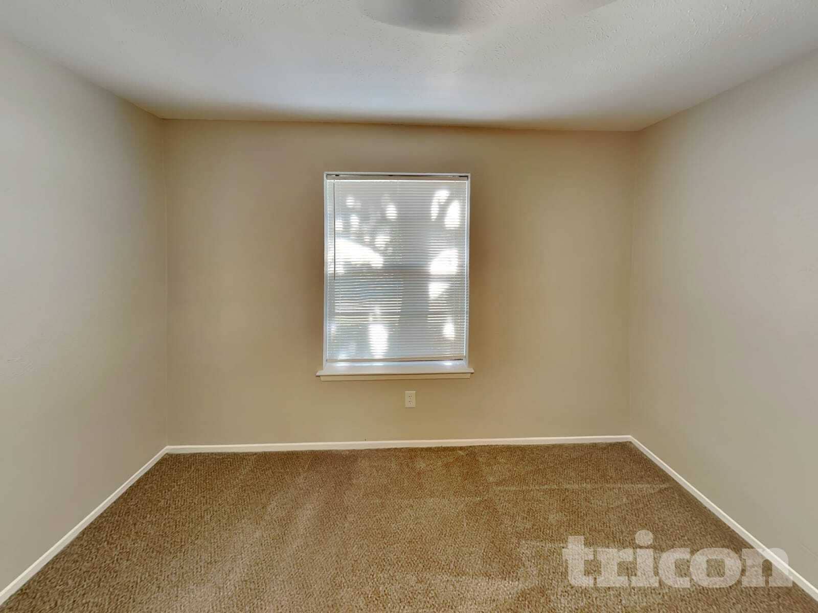 Building Photo - 1555 Willowbrook St