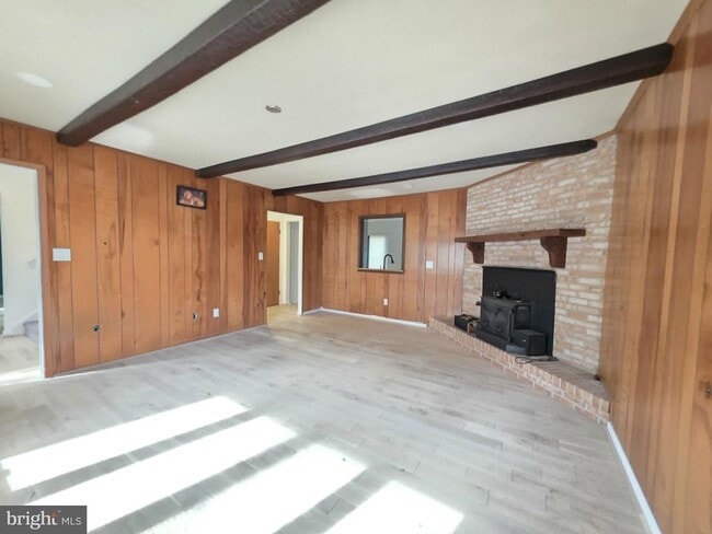 Building Photo - 8241 Robin Hood Dr
