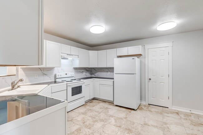 Building Photo - 2307 Traverse Dr