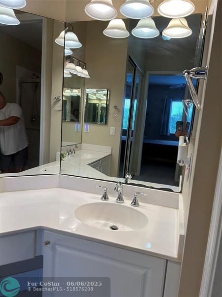 Building Photo - 3600 Oaks Clubhouse Dr