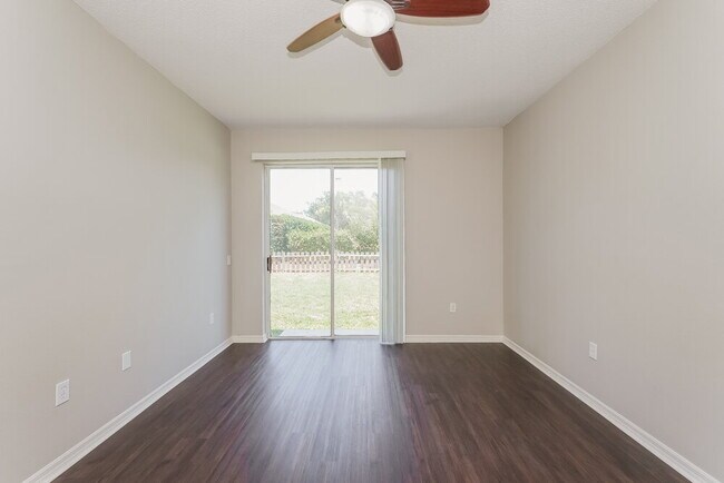 Building Photo - 10349 Tecoma Dr