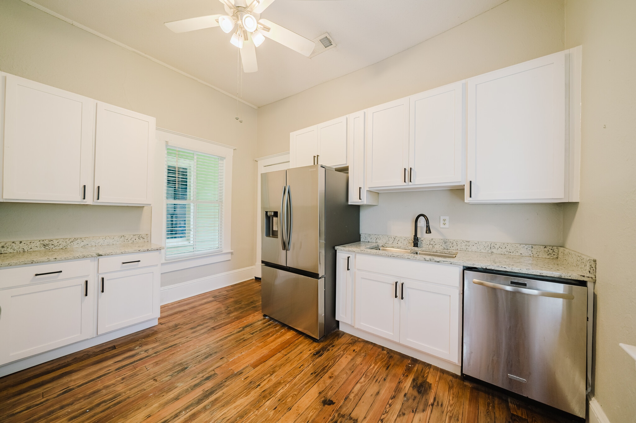 Building Photo - 2533 English Ave