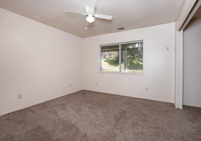 Building Photo - 51674 Rd 426