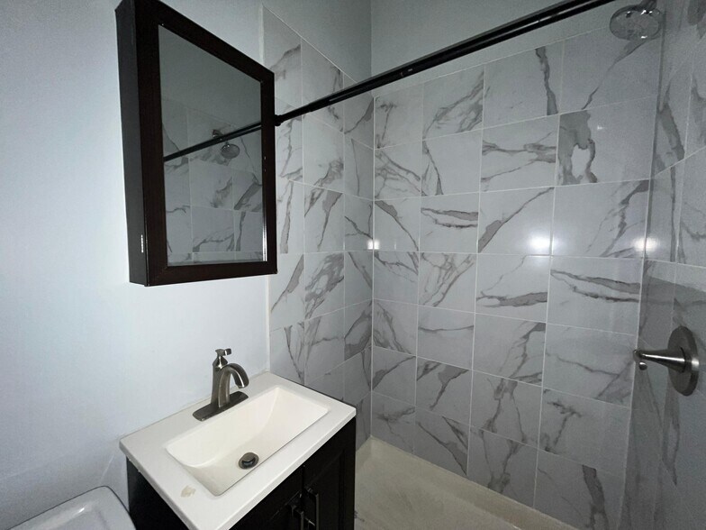 Building Photo - 19 Jewett Ave