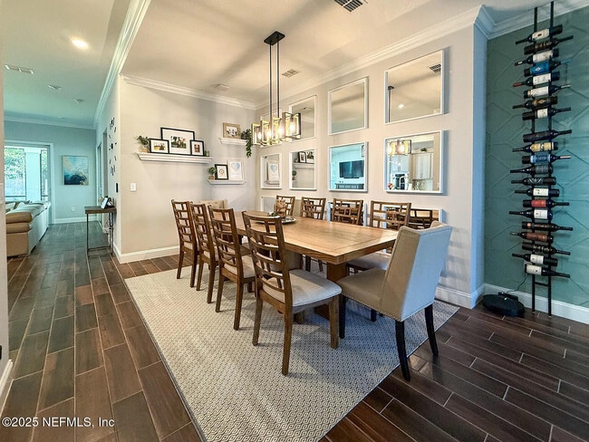 Building Photo - 2866 Montilla Dr